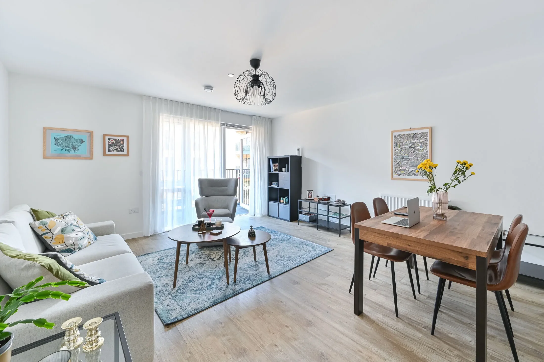 Flat Courtland Grove in London
