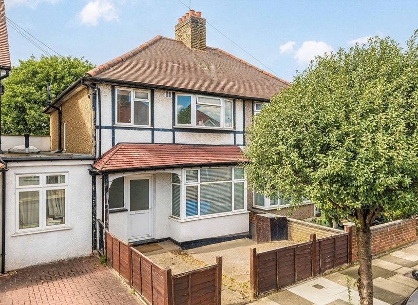 House Chertsey Road in Greater London