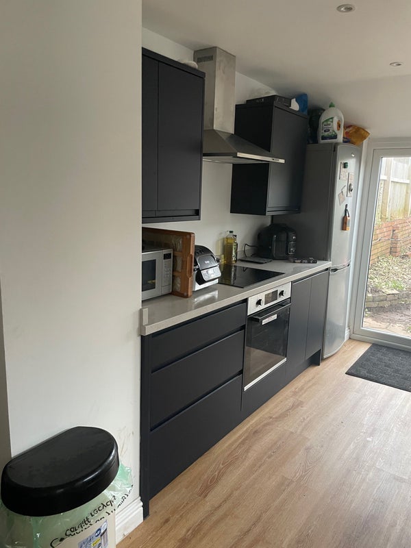 Room Heathfield Place in Cardiff