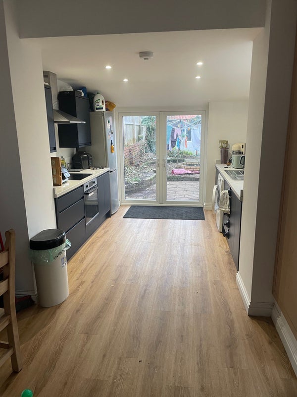 Room Heathfield Place in Cardiff
