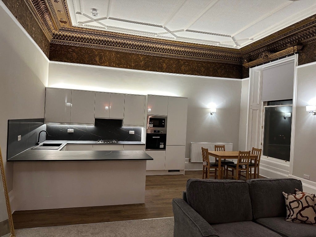Flat Athole Gardens in Glasgow