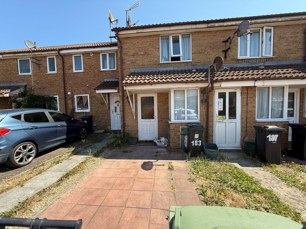 Flat Oaktree Crescent in Bristol