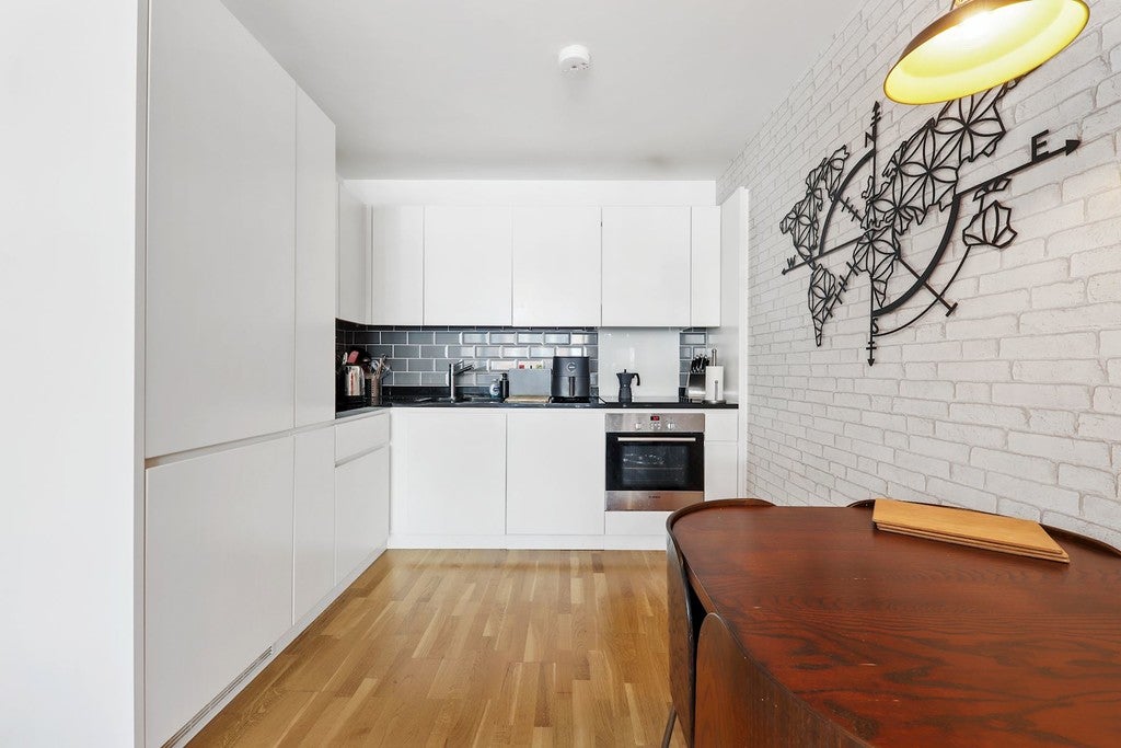 Flat Amelia Street in Greater London