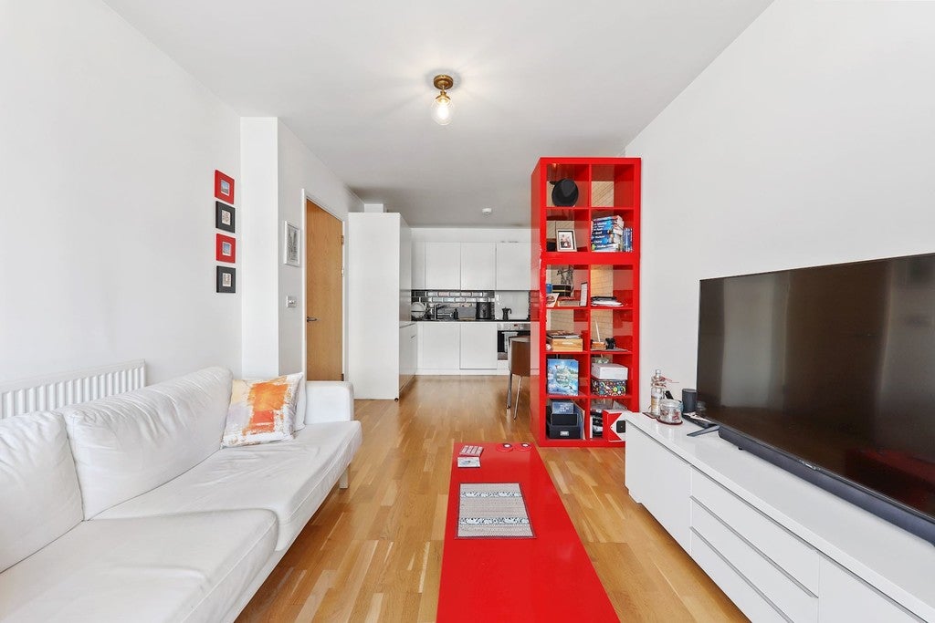 Flat Amelia Street in Greater London