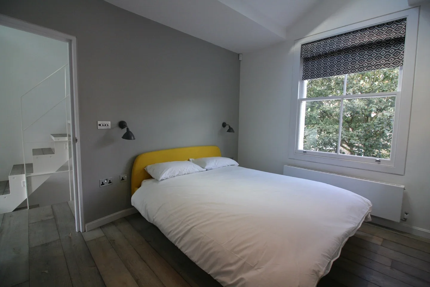 Flat Chesterton Road in Greater London