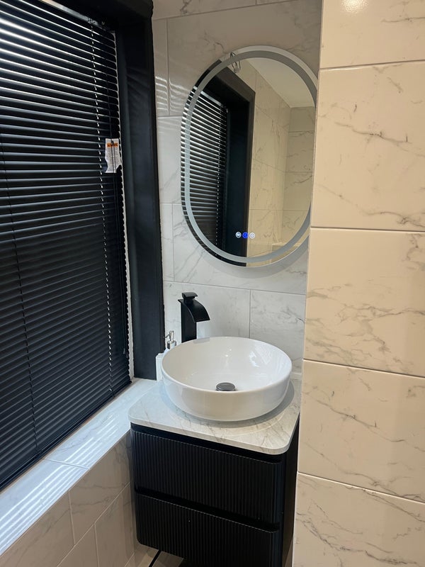 Room Brixton Road in Greater London