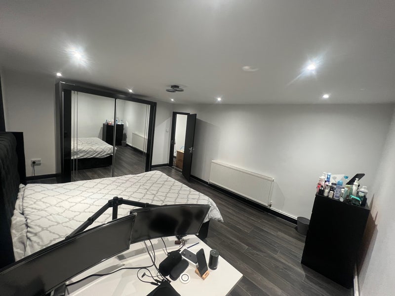 Room Brixton Road in Greater London