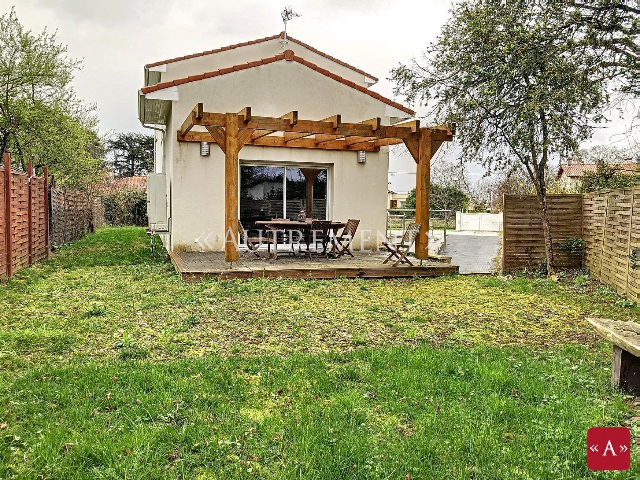 House Route de Garrigues in Saint-Sulpice-la-Pointe