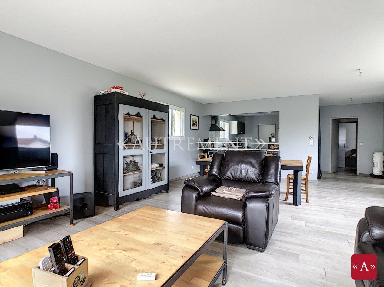 House Route de Garrigues in Saint-Sulpice-la-Pointe