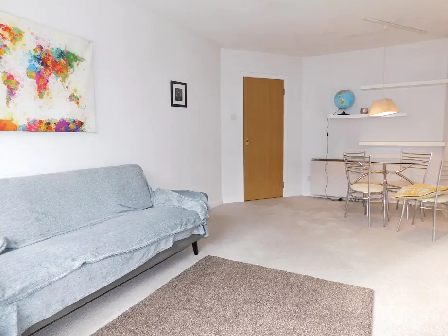 Flat Slateford Road in City of Edinburgh