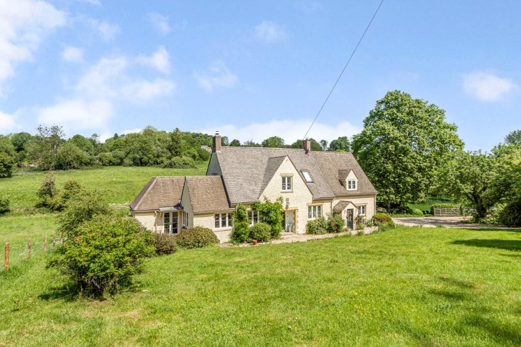 House Hensons Hill in Cotswold District