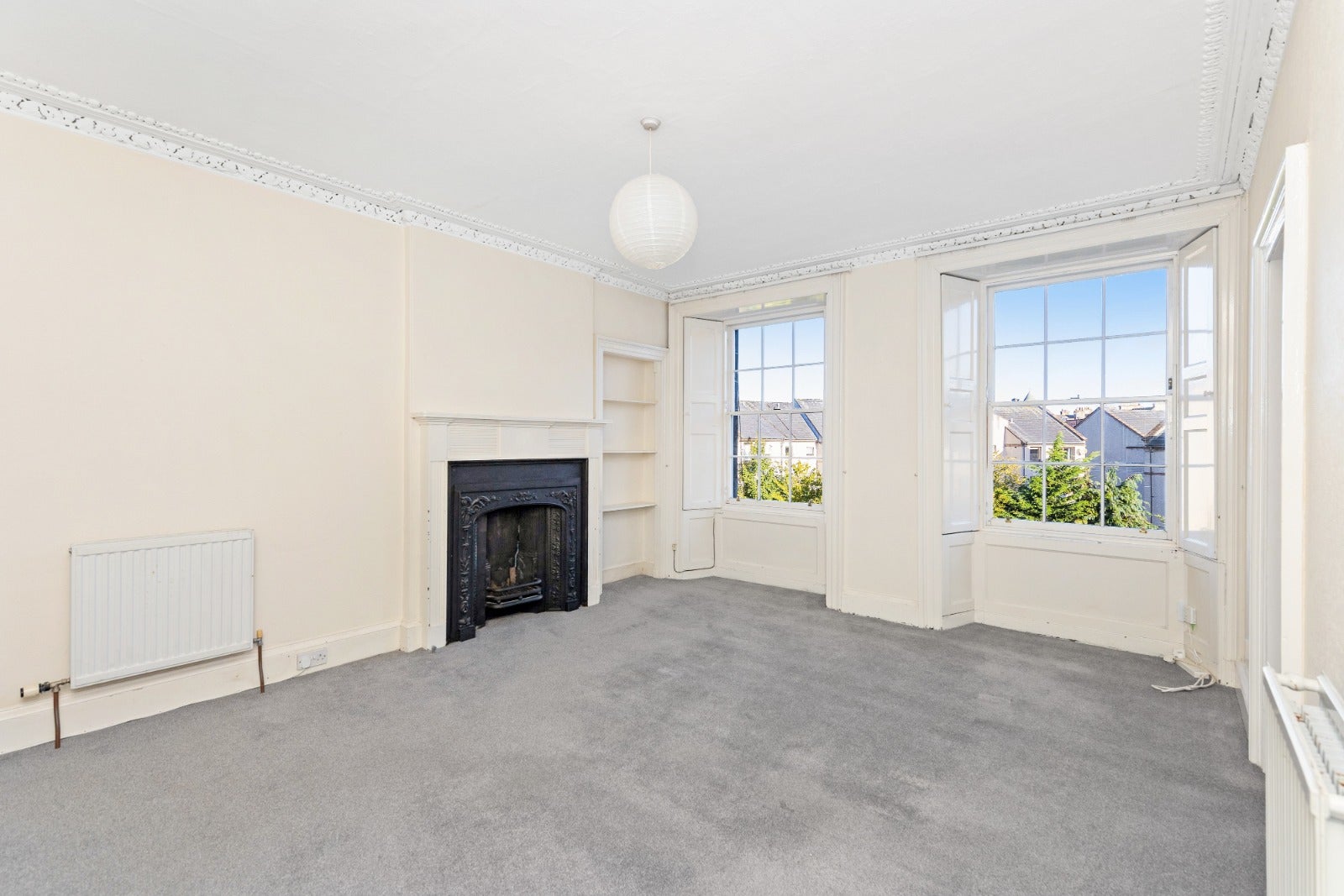 Flat Parkside Street in City of Edinburgh