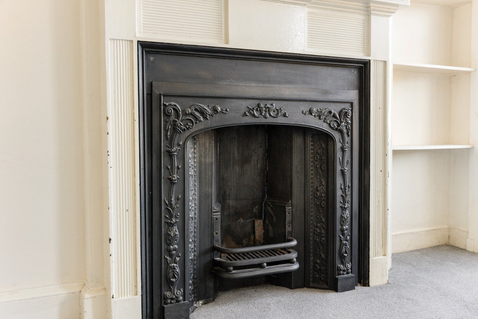 Flat Parkside Street in City of Edinburgh