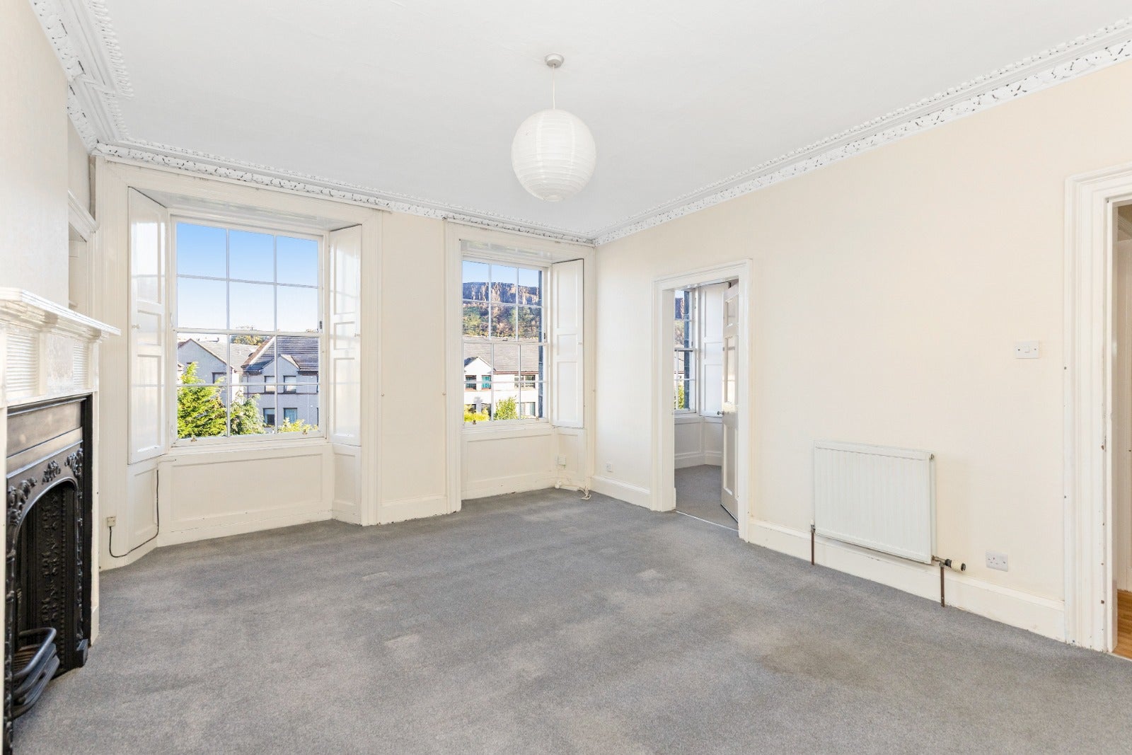Flat Parkside Street in City of Edinburgh