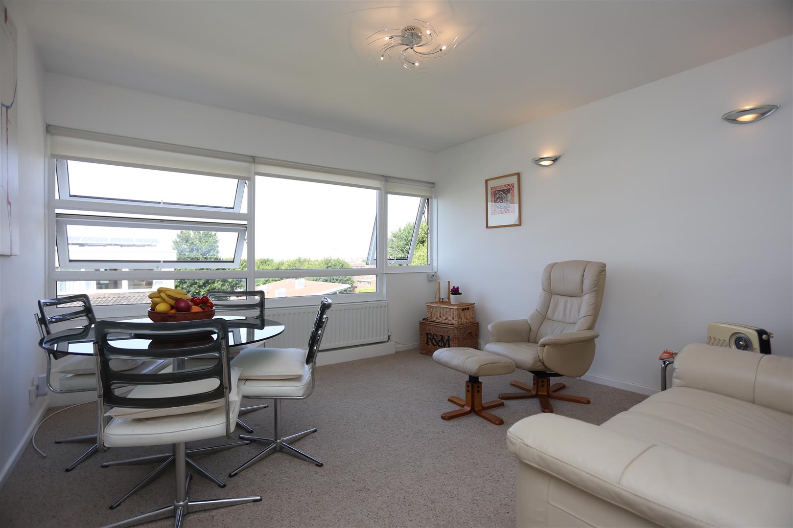 Flat Somerhill Road in Hove
