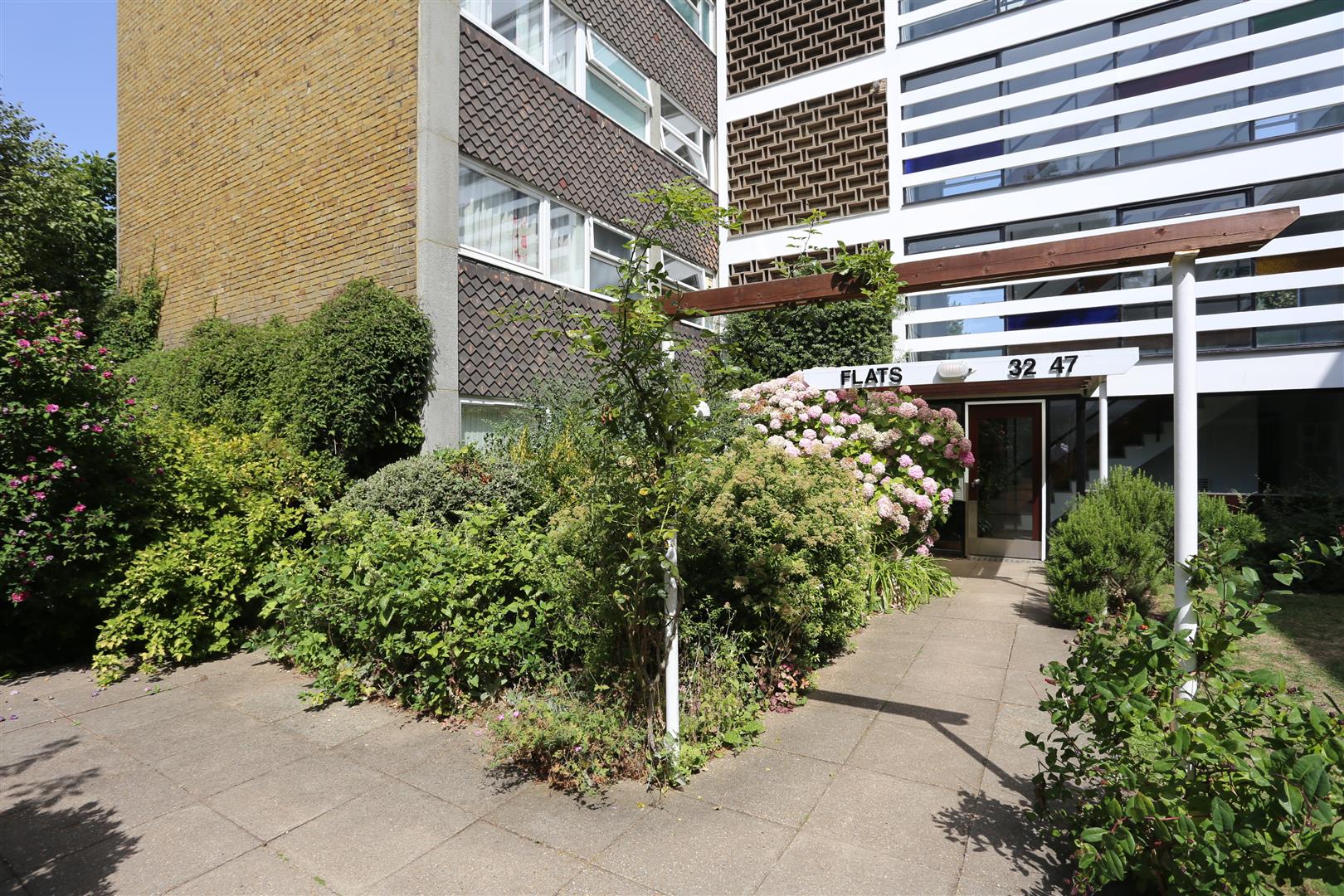 Flat Somerhill Road in Hove