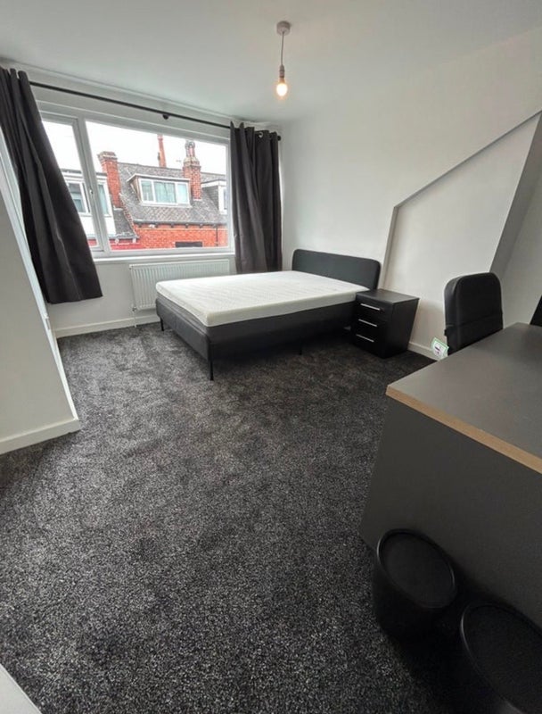 Room Standish Road in Manchester