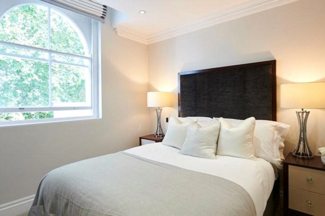 Flat Kensington Gardens Square in City of Westminster
