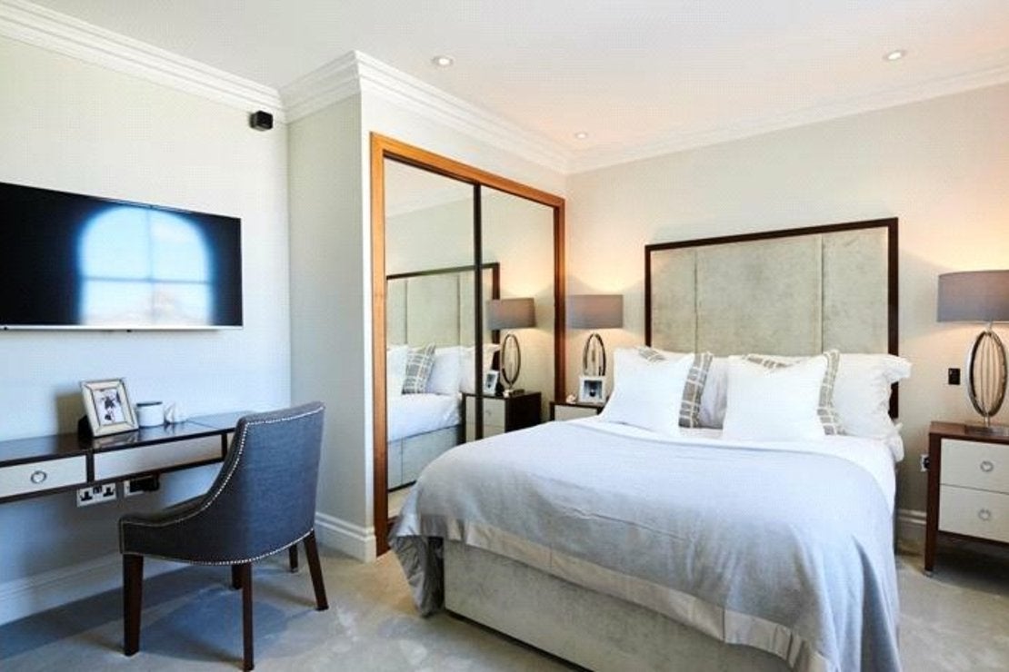 Flat Kensington Gardens Square in City of Westminster