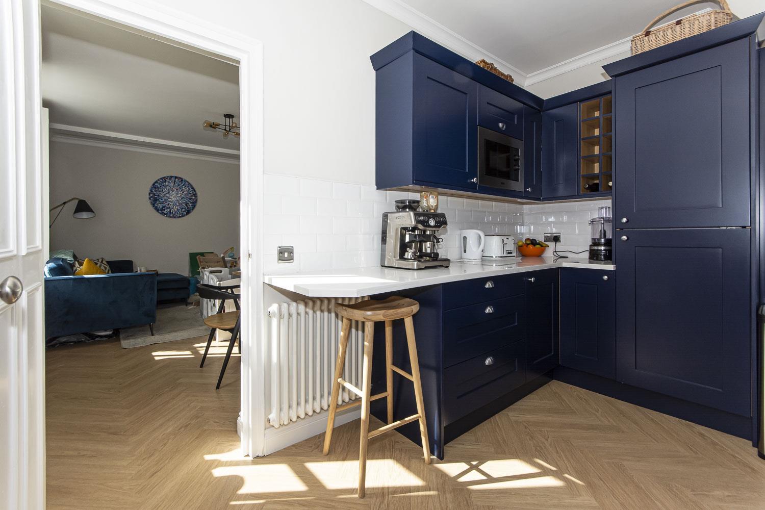 Flat Vicarage Crescent in Greater London