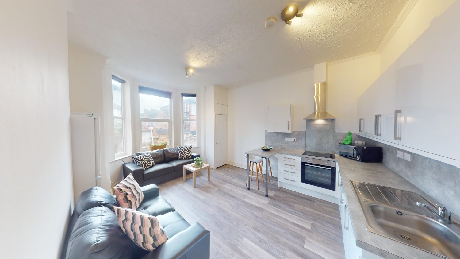 Flat Gedling Grove in Nottingham