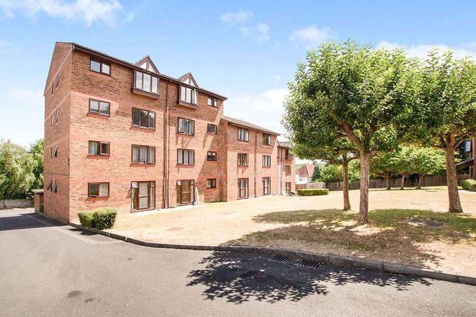 Flat Buckland Road in Maidstone