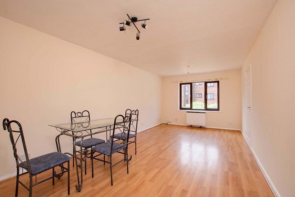 Flat Buckland Road in Maidstone
