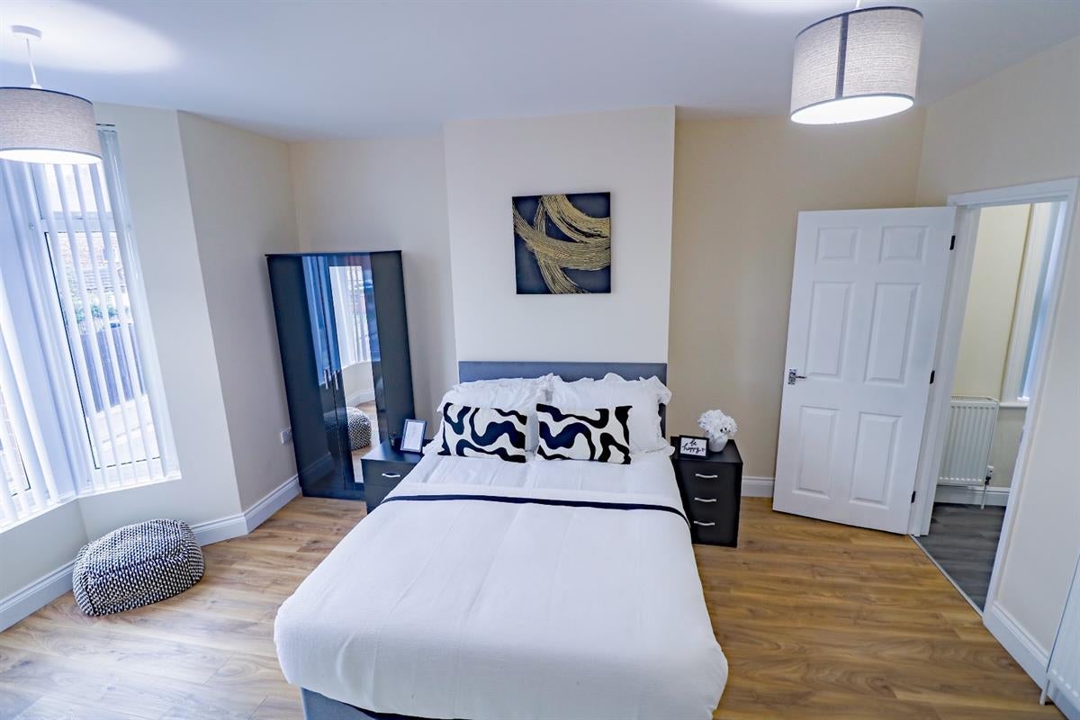 Room Hope Gardens in Boston
