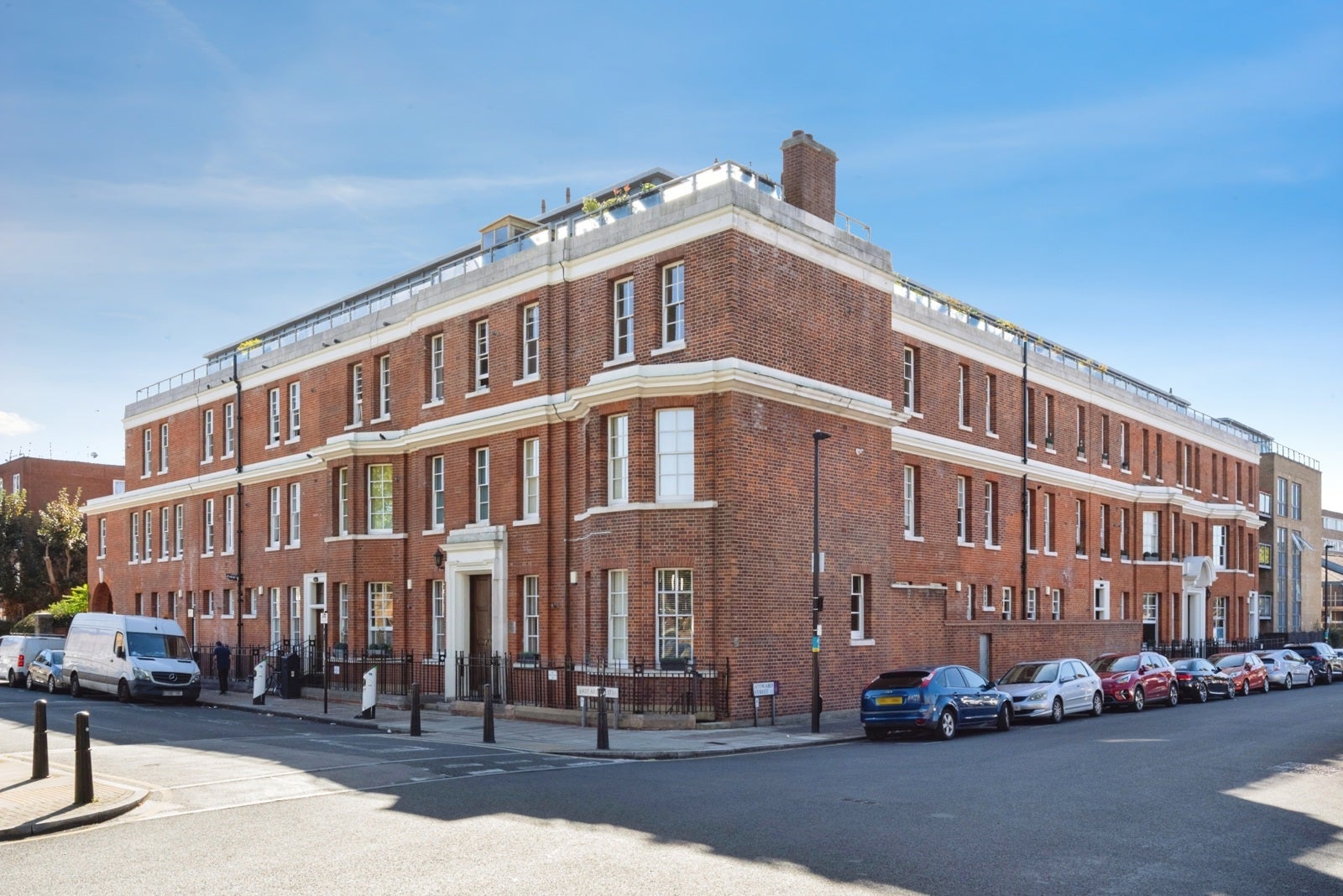Flat Aylward Street in Greater London
