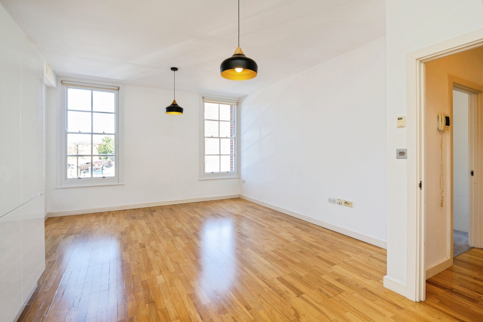 Flat Aylward Street in Greater London