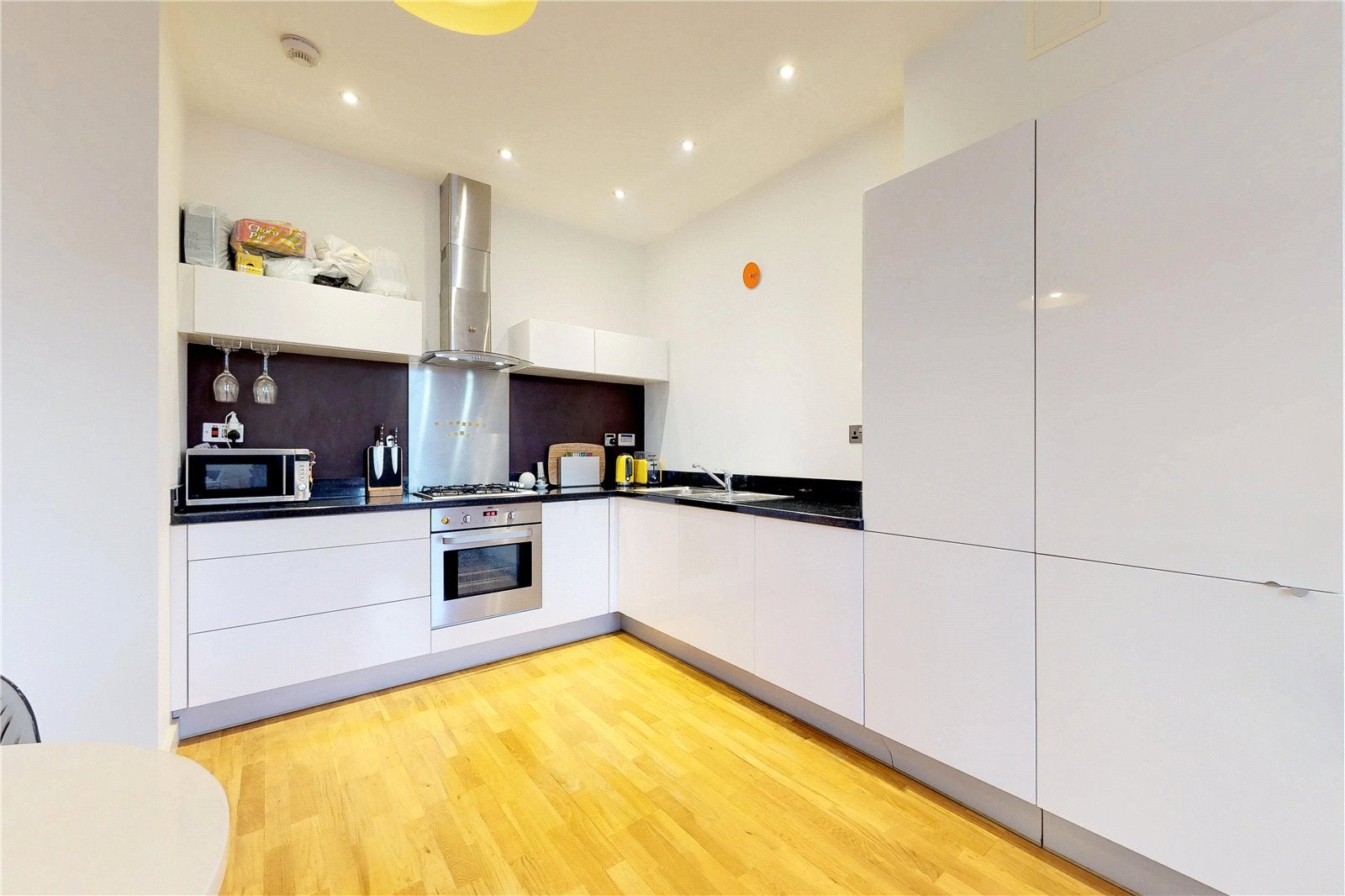 Flat Aylward Street in Greater London