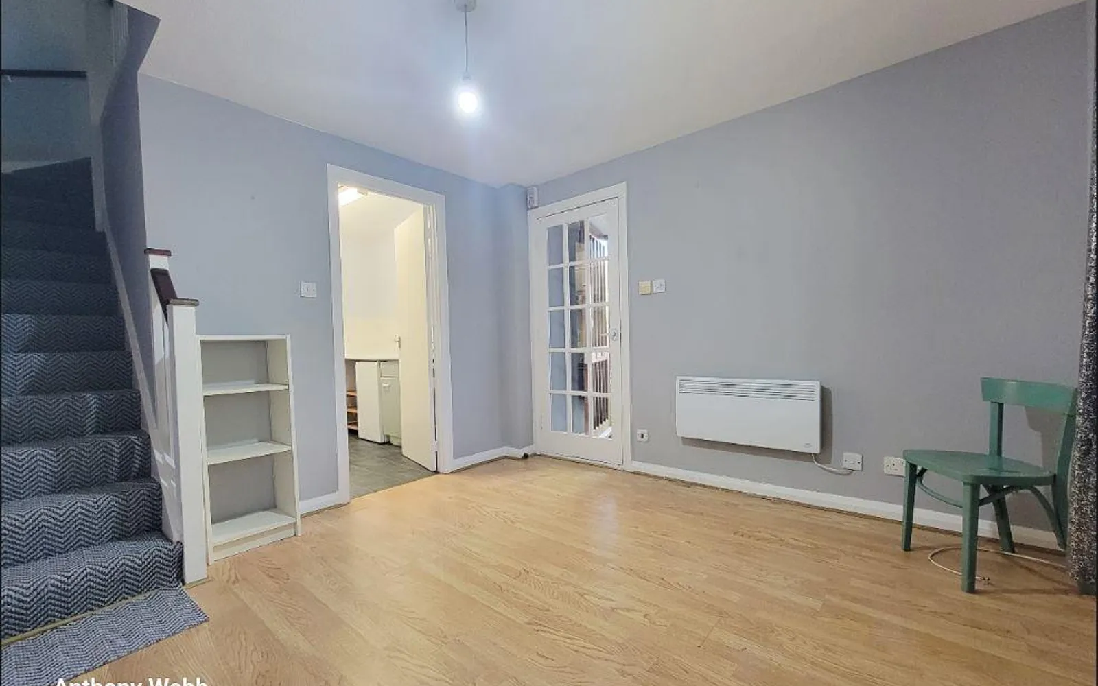 House Hamilton Way in Greater London