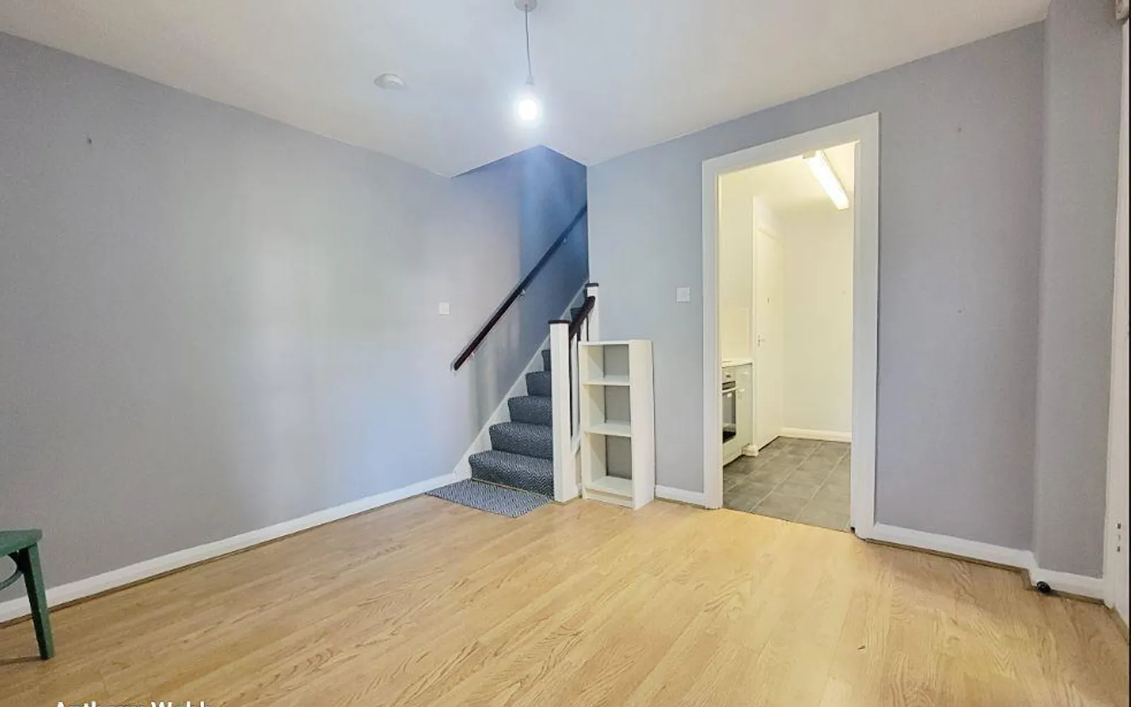 House Hamilton Way in Greater London