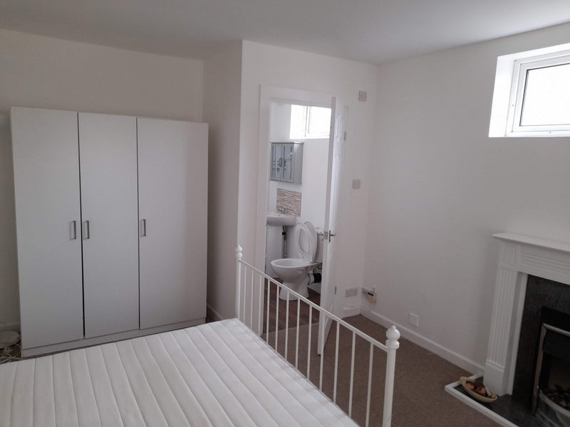 Room Charles Road in Bristol