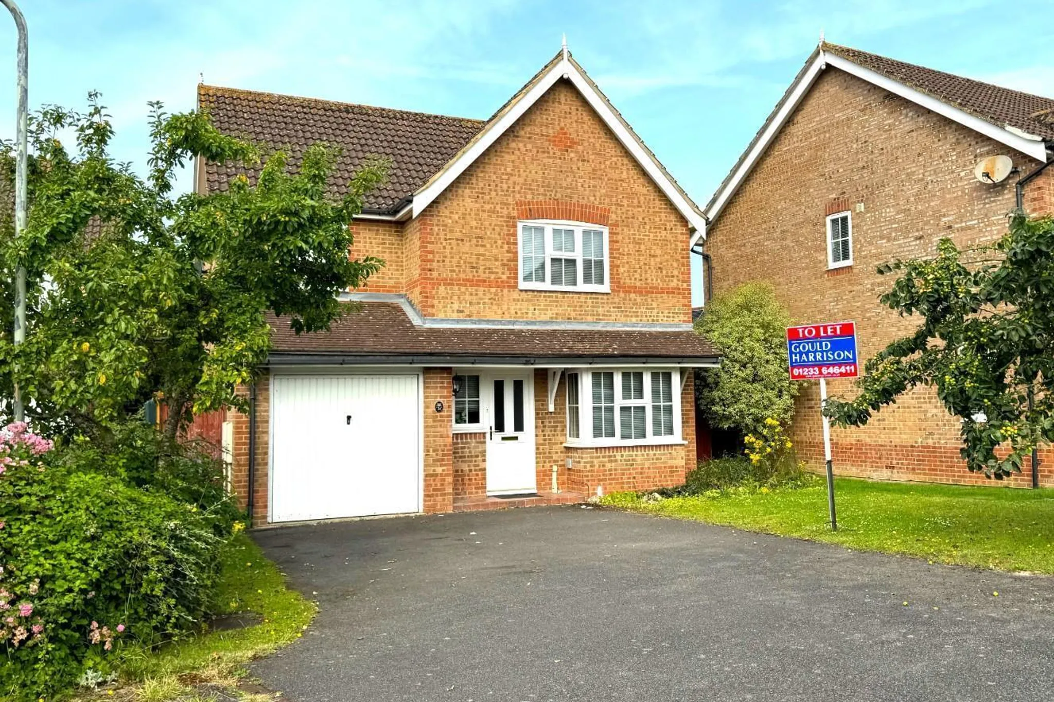 House Atkinson Walk in Ashford