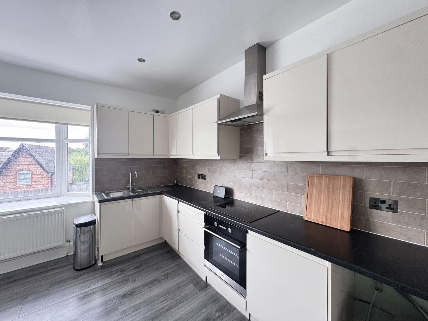 Flat The Crescent in Trafford