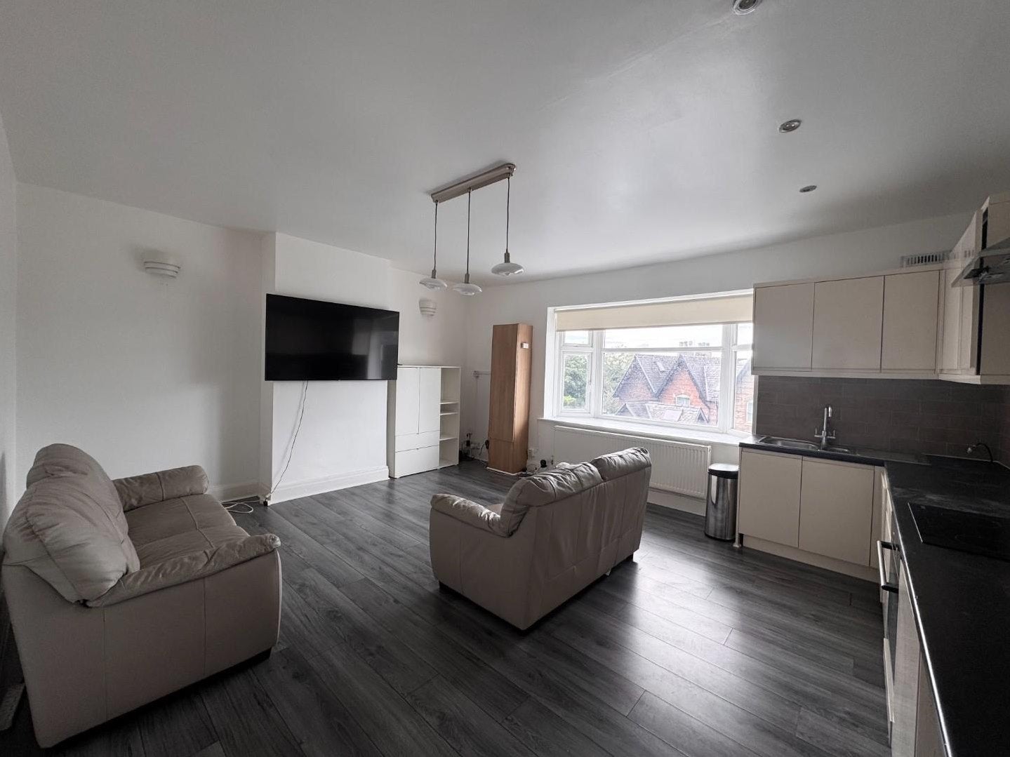 Flat The Crescent in Trafford