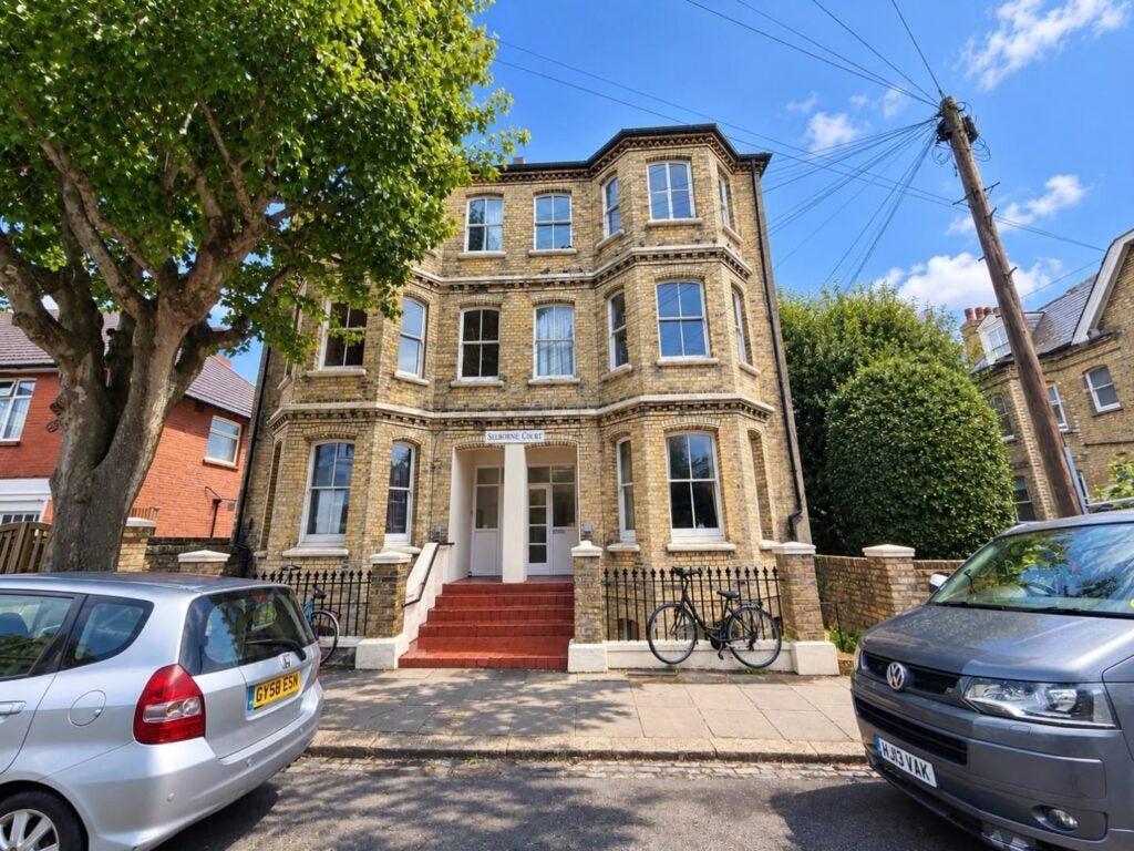 Flat Selborne Place in Hove
