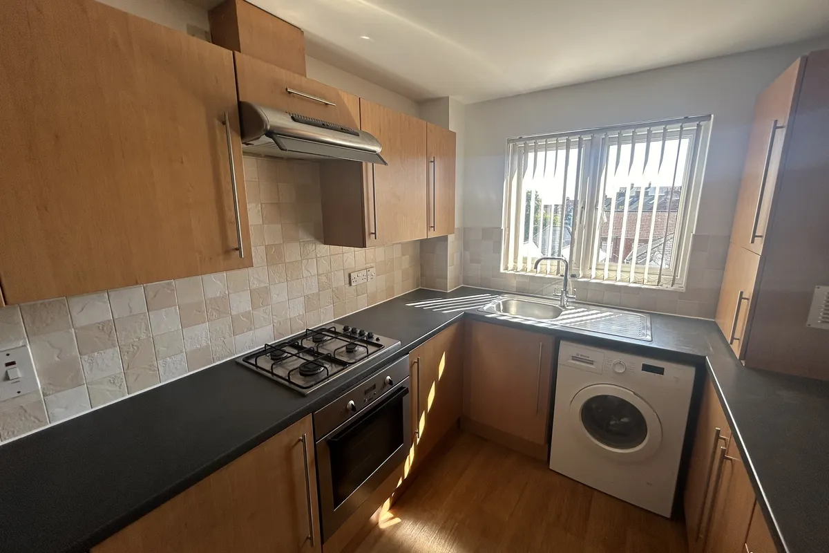 Flat Savernake Street in Swindon