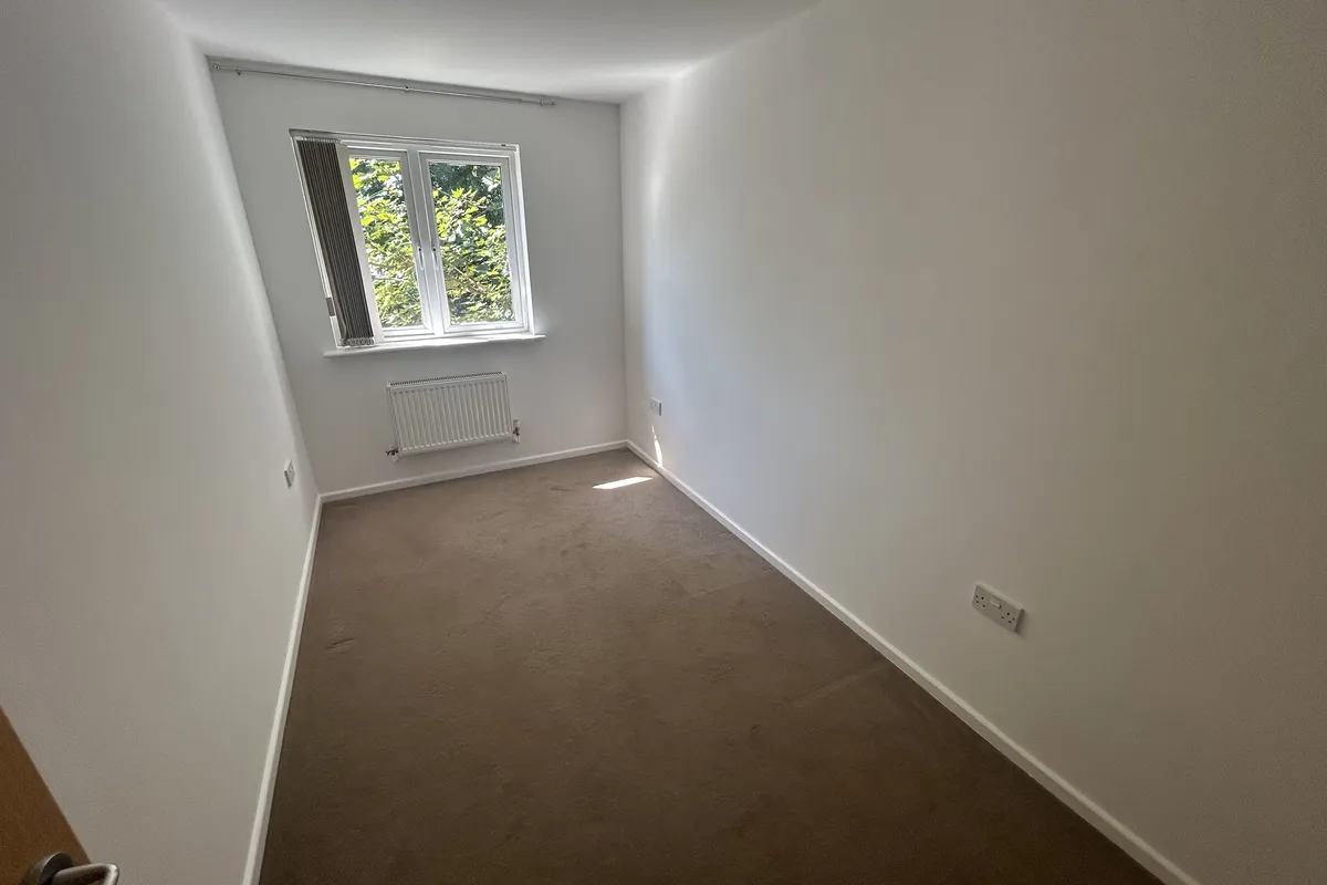 Flat Savernake Street in Swindon