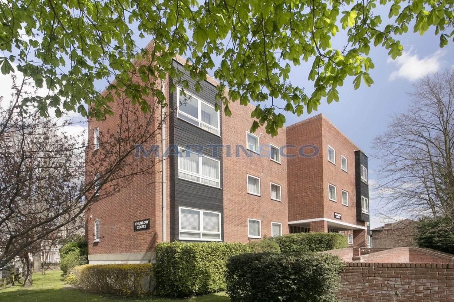 Flat Wellington Road in Greater London