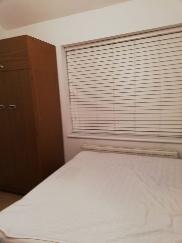 Room Crayle Street in Slough