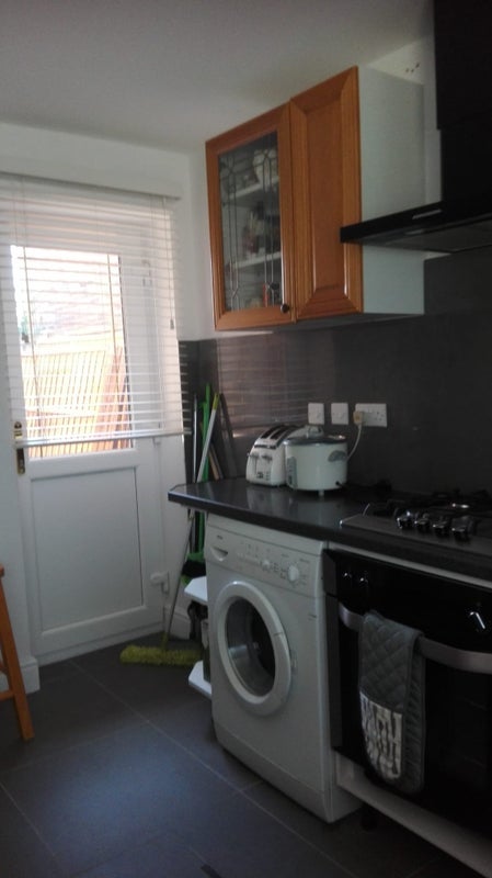 Room Crayle Street in Slough