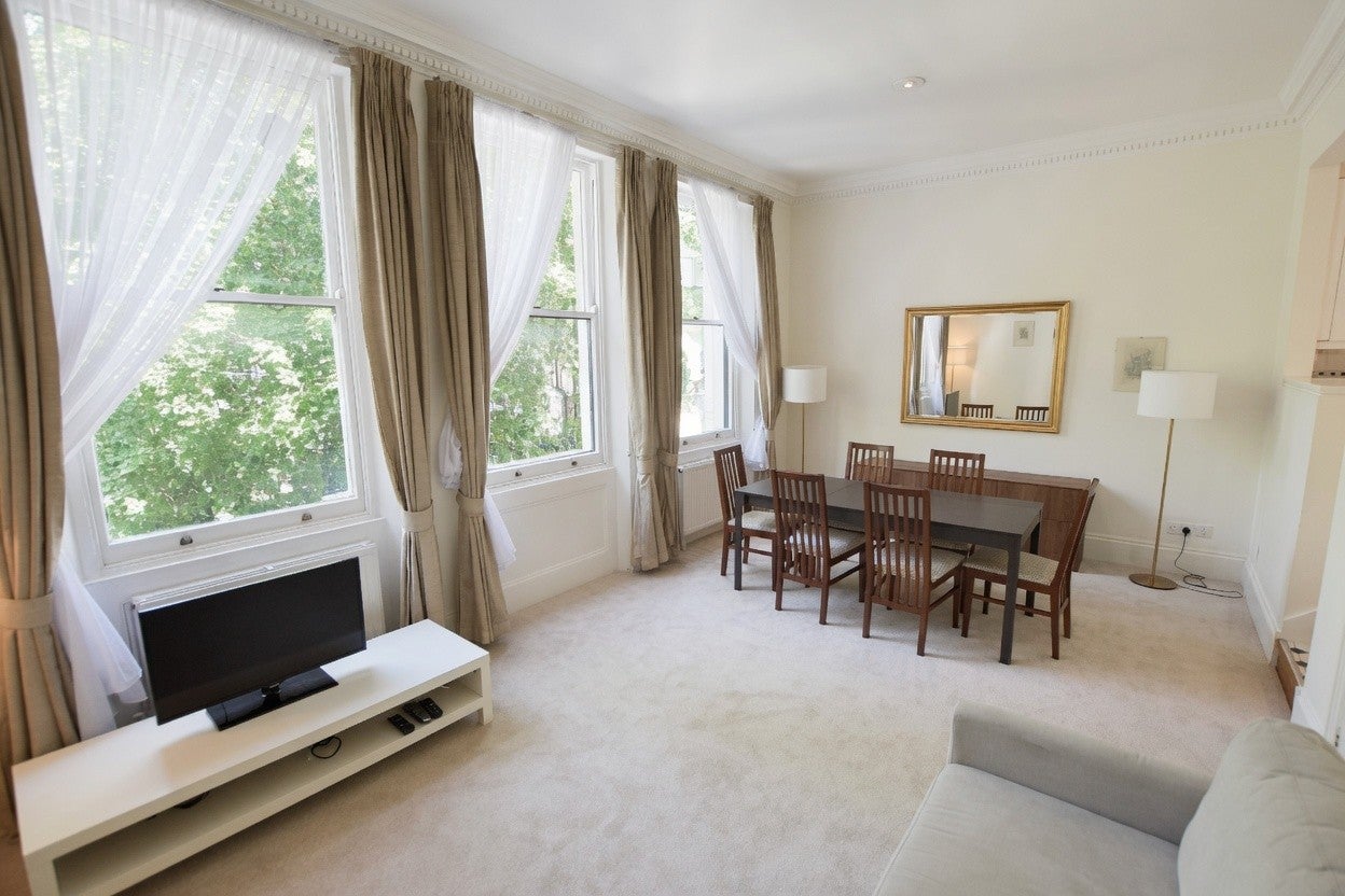 Flat Collingham Gardens in Greater London