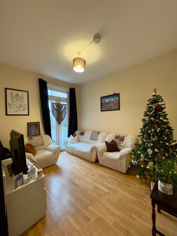Room Hornsey Park Road in Greater London