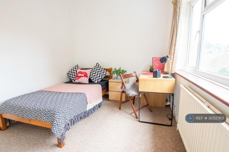 Room River Street in Gillingham