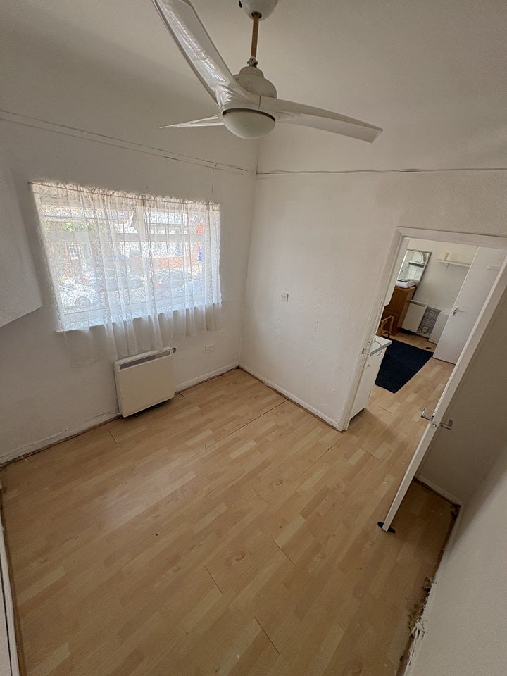 Flat Chichele Road in Greater London