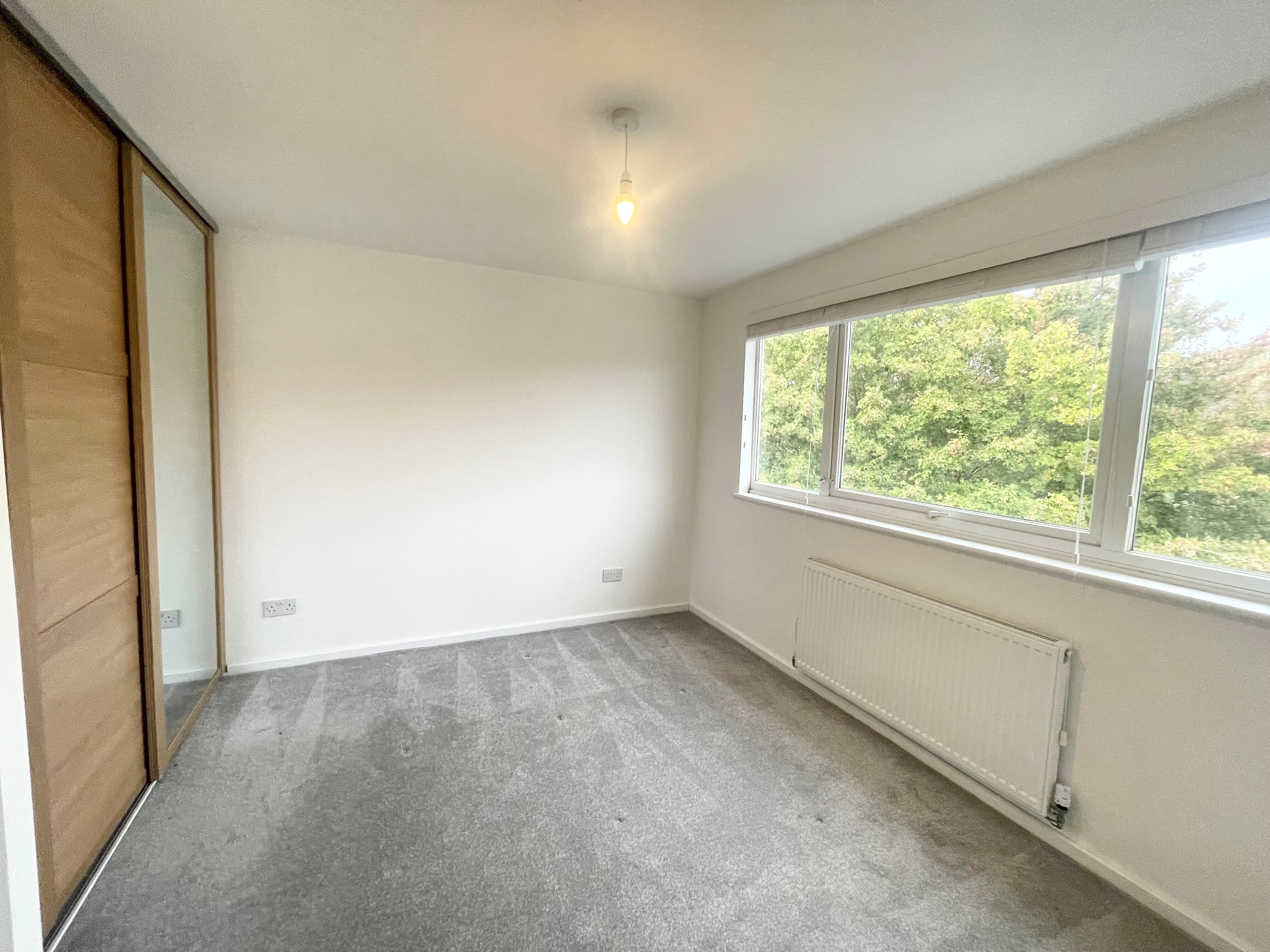 Flat Remburn Gardens in Warwick