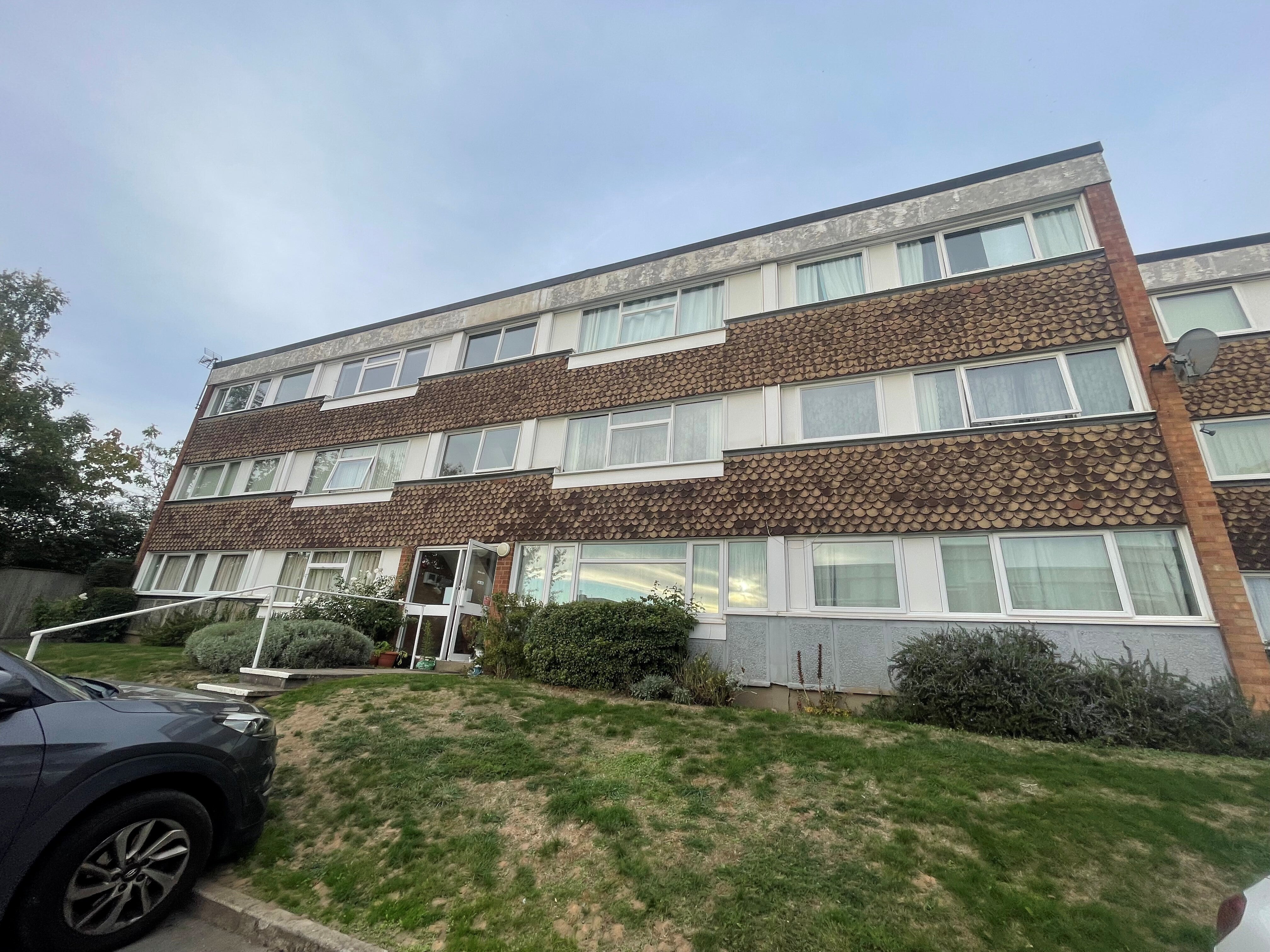Flat Remburn Gardens in Warwick