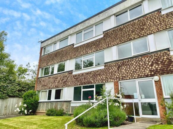 Flat Remburn Gardens in Warwick